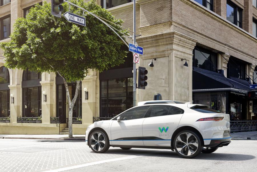  Jaguar I-Pace EV400 Waymo Self-driving Vehicle 2018 года  (фото 4 из 4)